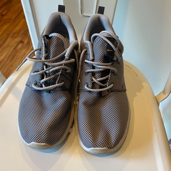 Nike Roshe - Picture 4 of 4